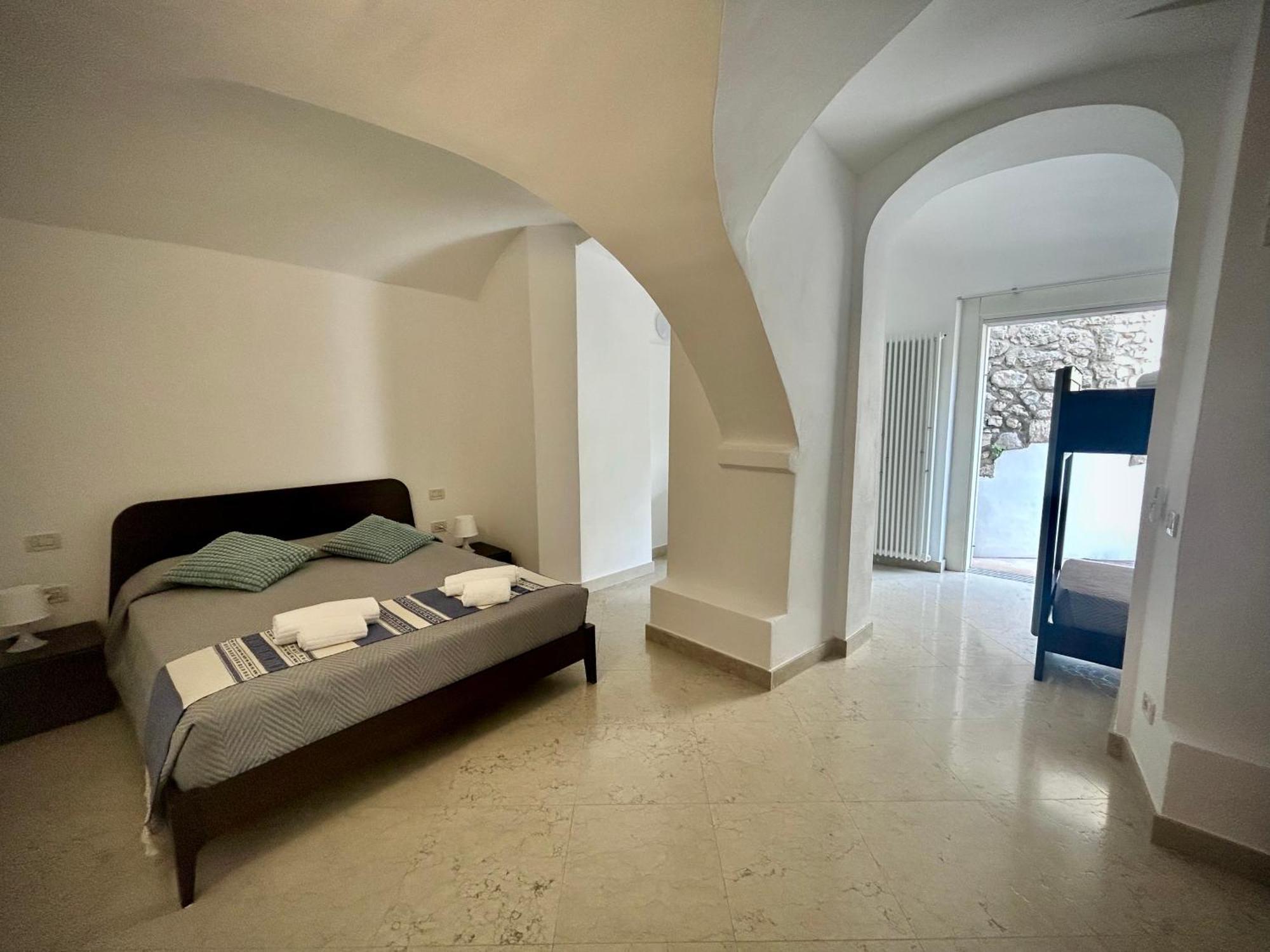 Villa Borgo Borago Brenzone sul Garda Rum bild